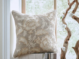 Rugs and Decor>Pillows