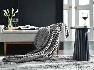 Rugs and Decor>Blankets and Throws