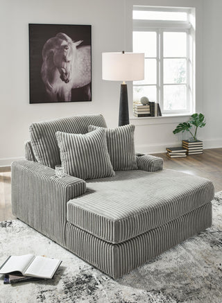 Lindyn Chaise Velvet