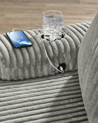 Lindyn Chaise Velvet