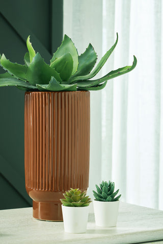 Avalyah I/O Vase (2/CS)