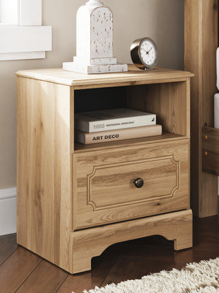 Aleaport Queen Panel Bed, Dresser, Mirror and Nightstand
