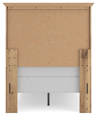 Makidern Twin Panel Bed, Dresser and Mirror