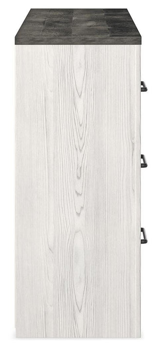 Gerridan Queen Panel Bed, Dresser and 2 Nightstands