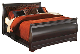 Huey Vineyard Queen Sleigh Bed with Mirrored Dresser and 2 Nightstands