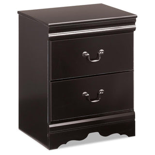 Huey Vineyard Queen Bed with Mirrored Dresser and Nightstand