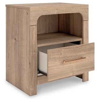 Kinlanni Queen Panel Bed, Dresser, Mirror and Nightstand
