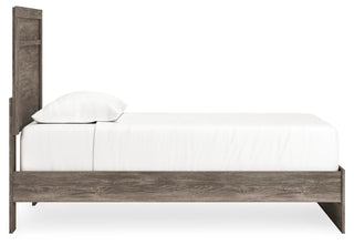 Ralinksi Queen Panel Bed