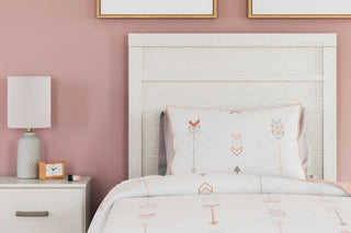 Stelsie Queen Panel Bed