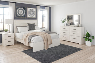 Stelsie Panel Bed - Queen