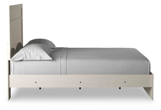 Stelsie Queen Panel Bed with Dresser, Mirror and Nightstand