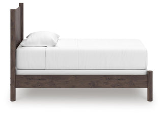 Pamytta Queen Panel Bed