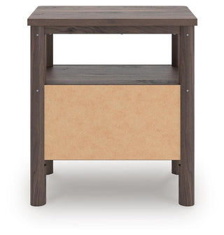 Pamytta Queen Panel Bed, Dresser, Mirror and Nightstand