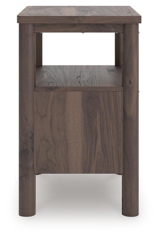 Pamytta Queen Panel Bed, Dresser, Mirror and Nightstand