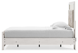 Altyra Queen Panel Bed