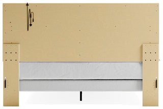 Altyra Queen Panel Bed