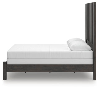 Fraluna Queen Panel Bed, Dresser and Mirror