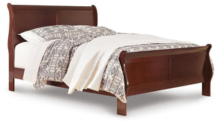 Alisdair Queen Sleigh Bed, Chest and Nightstand