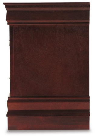 Alisdair Full Sleigh Bed, Chest and Nightstand