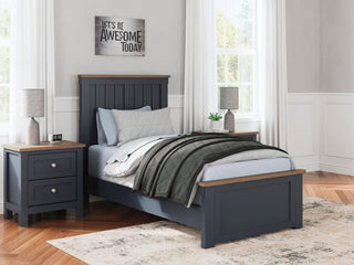 Landocken Queen Panel Bed