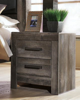 Wynnlow Full Panel Bed, Chest and Nightstand