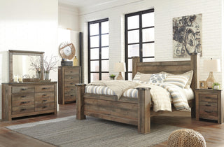 Trinell Poster Bed - King