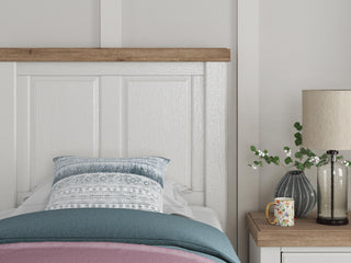 Savonport Queen Panel Bed