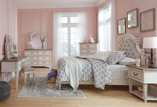 Realyn Upholstered Panel Bed - Full
