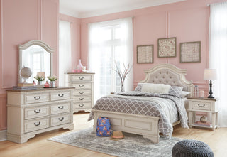 Realyn Upholstered Panel Bed - Full