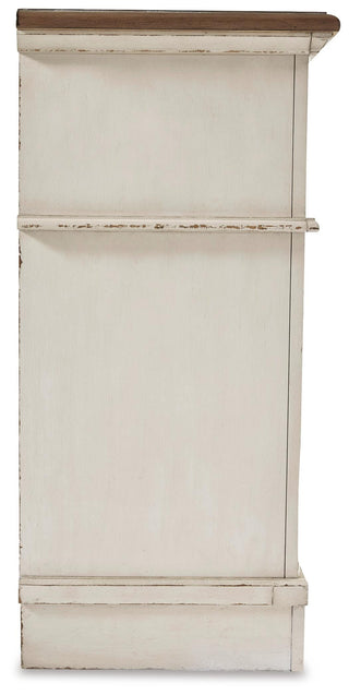 Realyn King Panel Bed, Dresser and 2 Nightstands