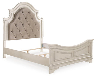Realyn Queen Panel Bed and Dresser