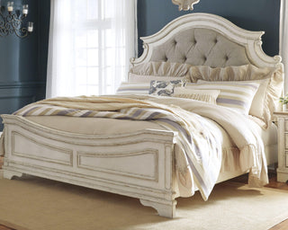 Realyn King Bed, Dresser and 2 Nightstands