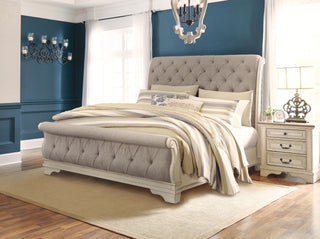 Realyn Sleigh Bed - California King