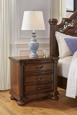 Lavinton King Poster Bed, Dresser, Mirror and Nightstand