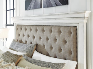 Kanwyn Panel Bed - King
