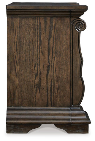 Maylee King Upholstered Panel Bed, Chest and 2 Nightstands