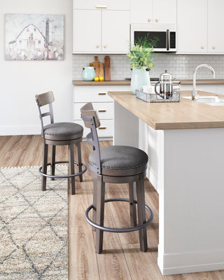 Caitbrook UPH Swivel Barstool (1/CN) - Counter Height