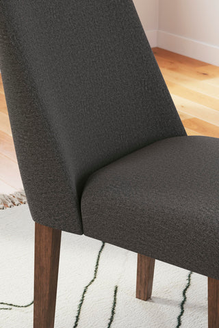 Lyncott Extension Dining Table and 6 Chairs