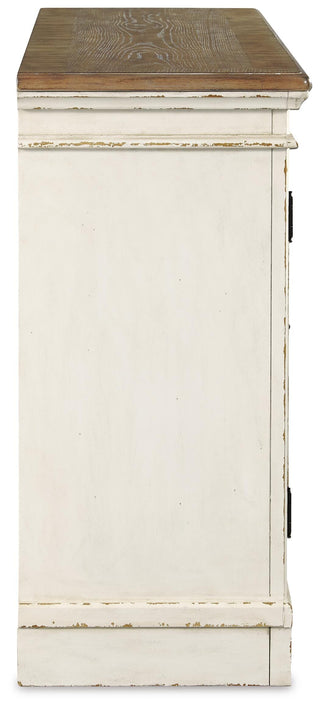 Realyn Dining Room Server