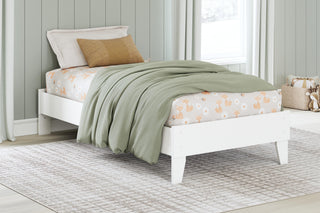 Hallityn Platform Bed - Twin