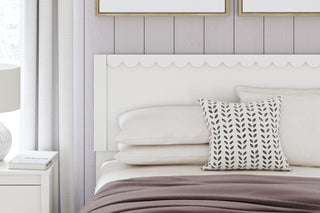 Hallityn Twin Panel Platform Bed