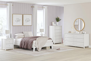 Hallityn Platform Bed - Full