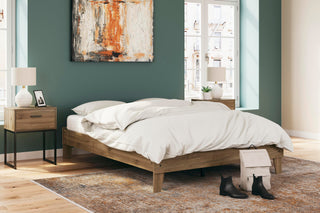 Deanlow Platform Bed - Queen