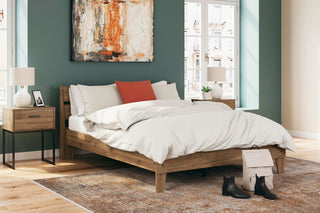 Deanlow Platform Panel Bed - Queen