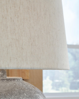 Dreward Table Lamp (Set of 2)
